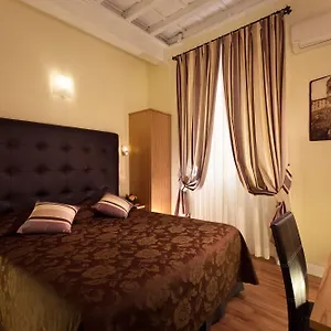 Magenta Deluxe Cancello Guest house