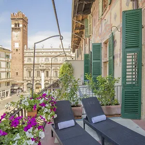 Affittacamere Corte Realdi Piazza Erbe ***